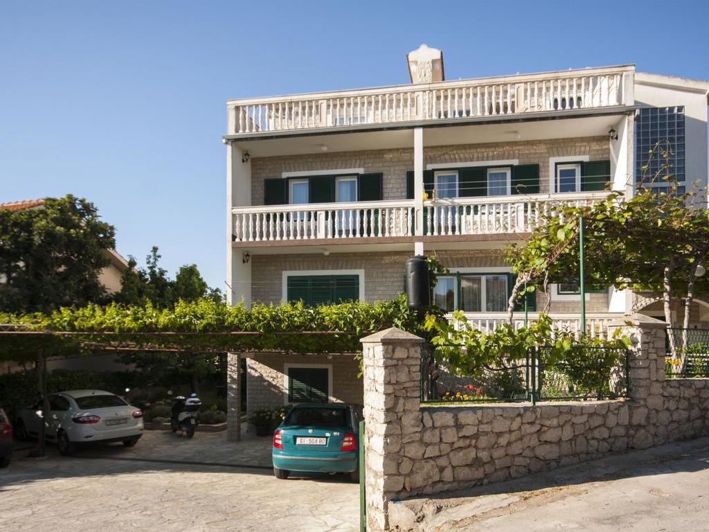 Apartment Damir *