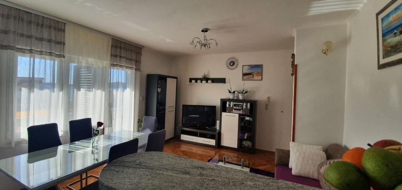 Damir Apartment